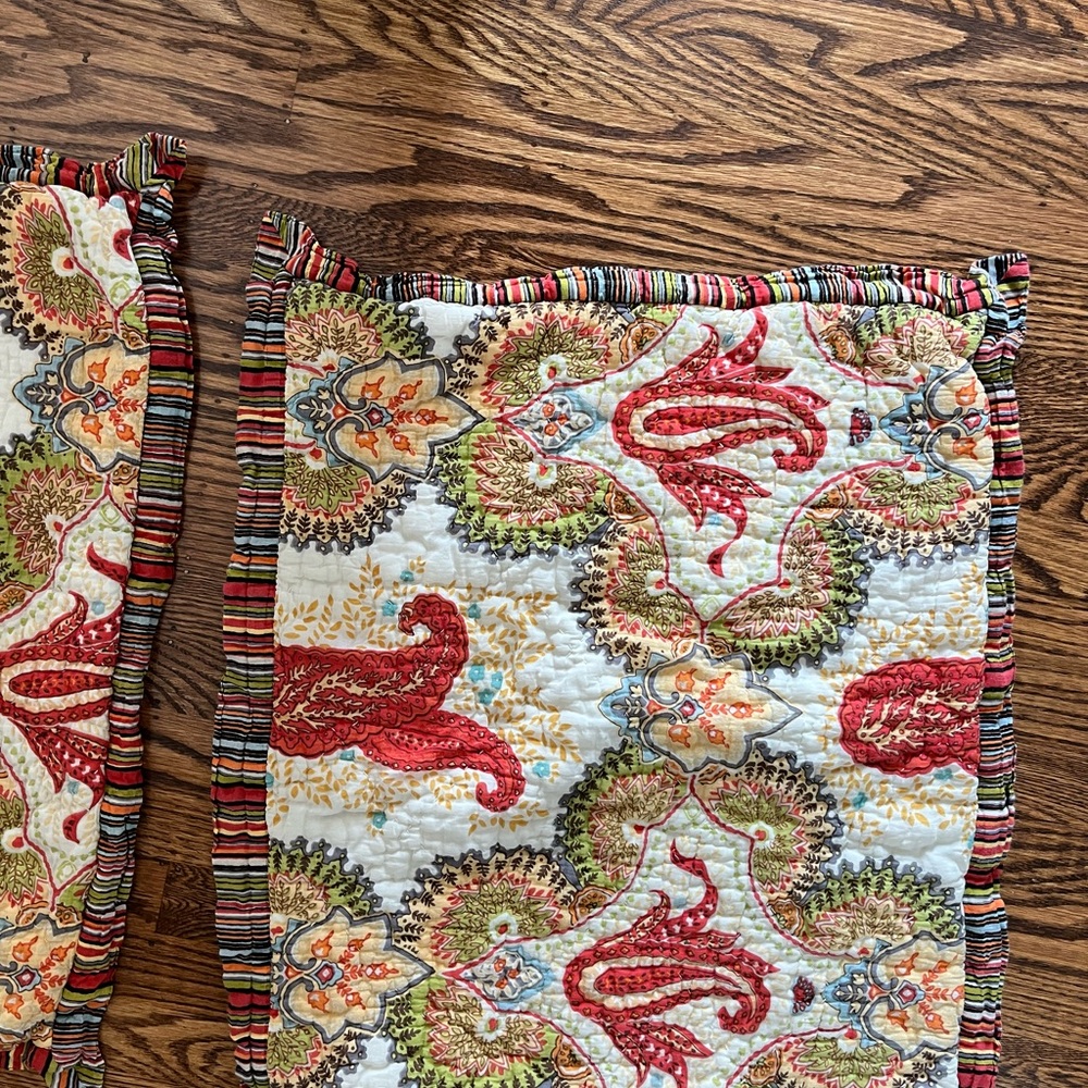 Pottery Barn Quilted Patterned Standard Reversible Shams - Picture 5 of 8
